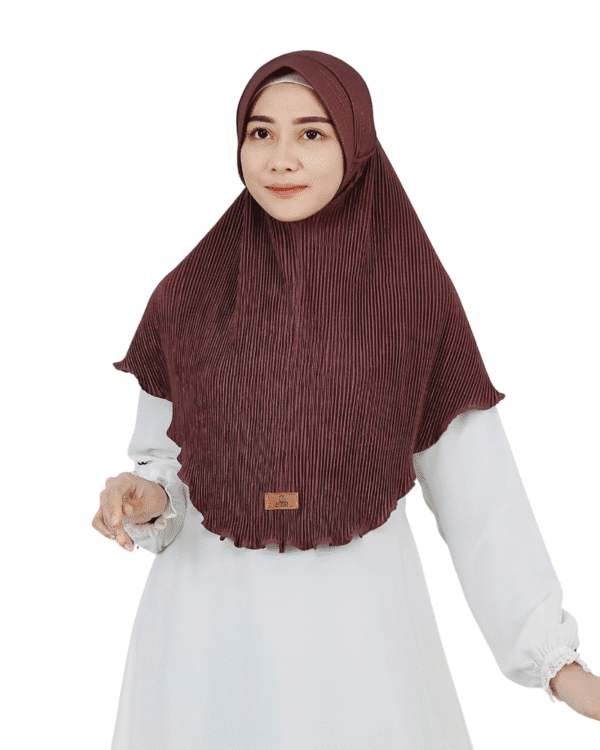 Luxurious Pleated Dark Brown Hijab for Girls – Elegant & Comfortable Wear