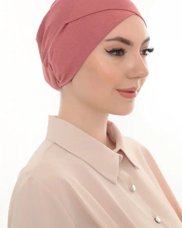 Stylish Dusty Rose Crossover Turban Cap – Soft & Chic - Image 5