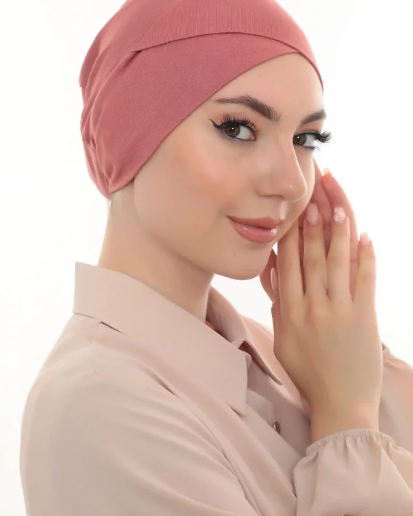 Stylish Dusty Rose Crossover Turban Cap – Soft & Chic - Image 6